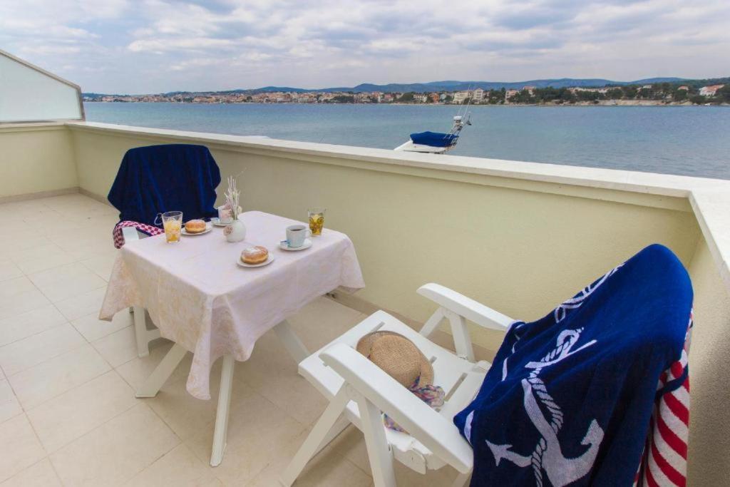 Apartamento Riva 2 Isla Isla Krapanj Exterior foto